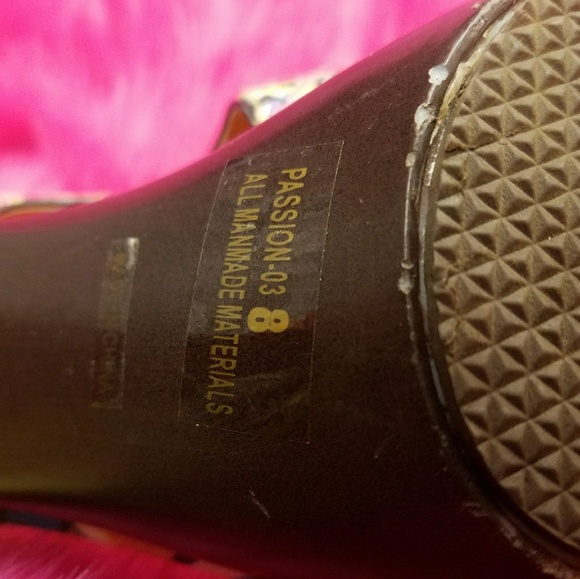 Heels - Picture 3 of 3